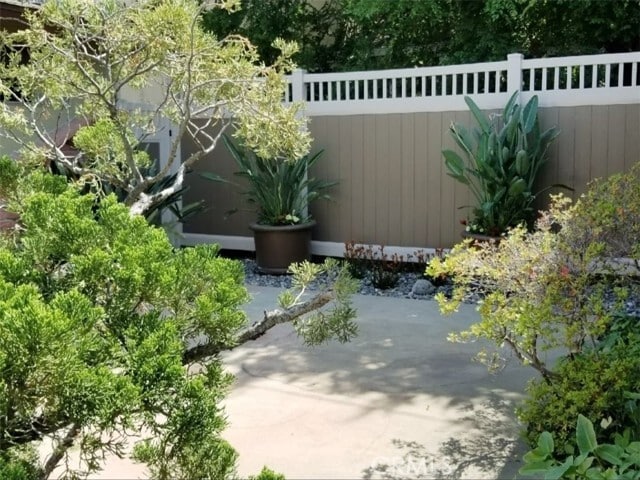 Foto del edificio - 14449 Palmrose St