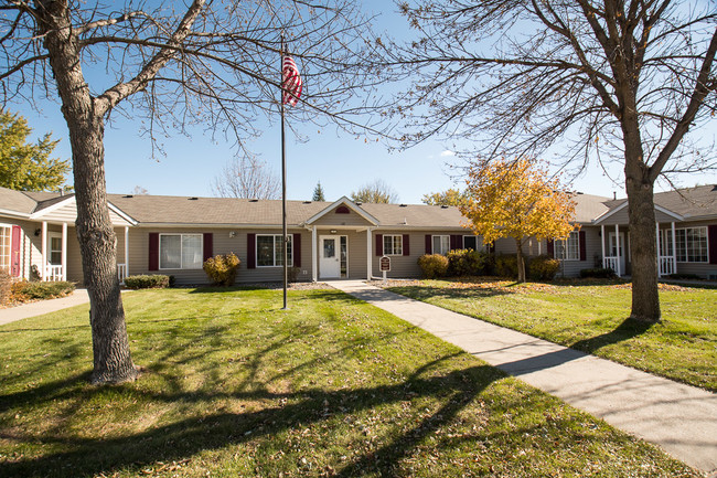 Cottages Of Annandale 55 Apartments Annandale Mn