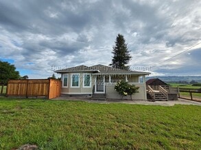 Building Photo - 811 Old Adobe Rd