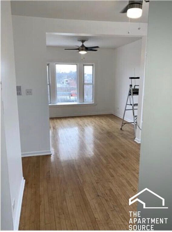 Foto del edificio - 4058 W Congress Pkwy
