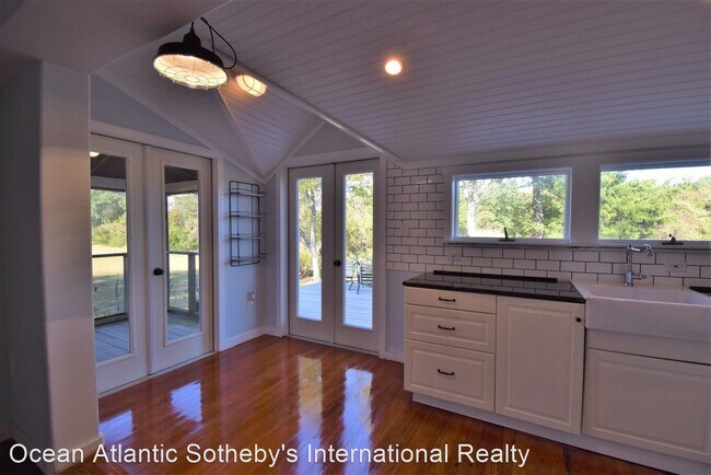 Building Photo - 2 br, 1.5 bath House - 124 Rodney Avenue