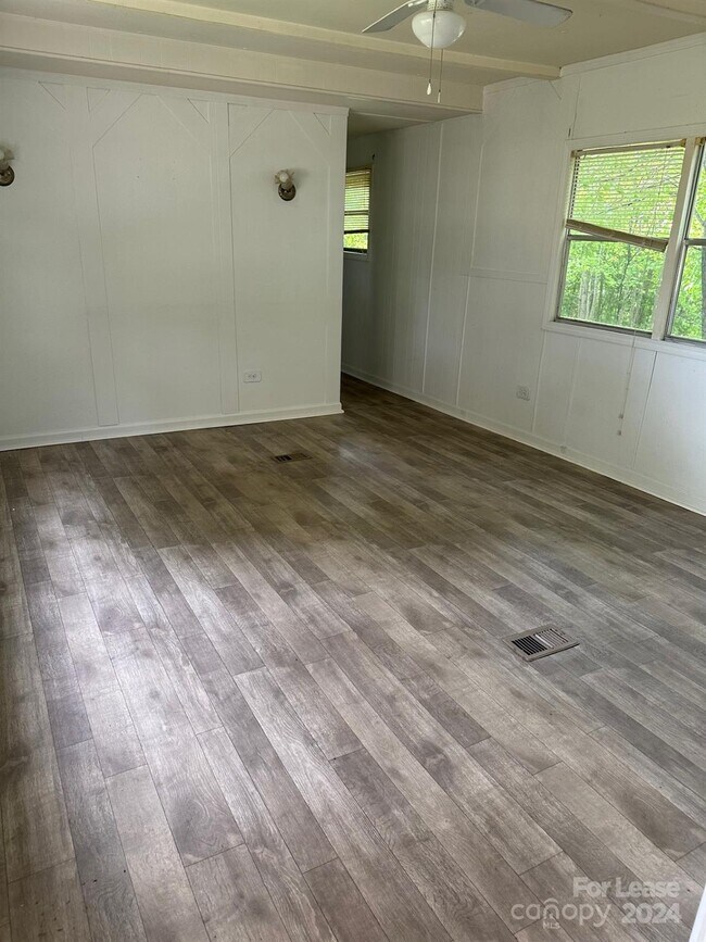 Building Photo - 6682 NC-150