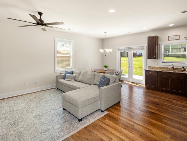 Foto del edificio - 84 Cardwell Ln