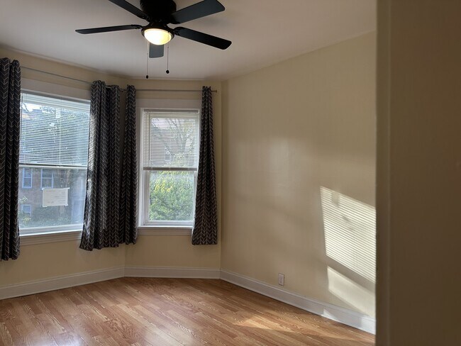 Foto del edificio - 3241 N Lawndale Ave