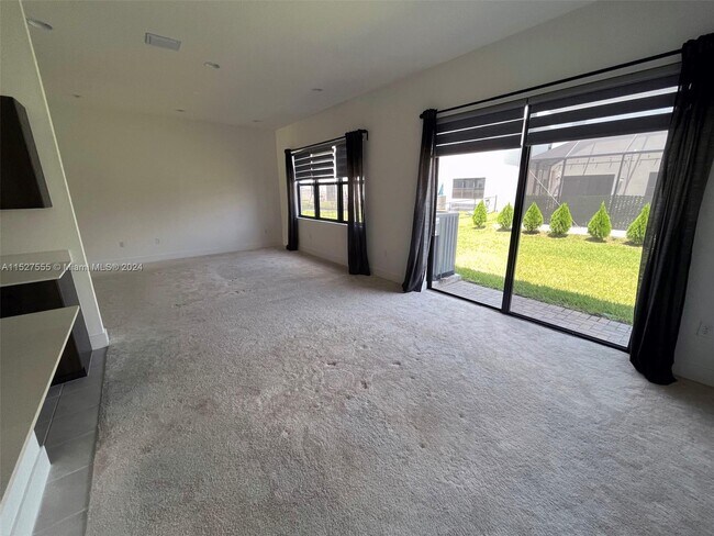 Building Photo - 5525 Agostino Way