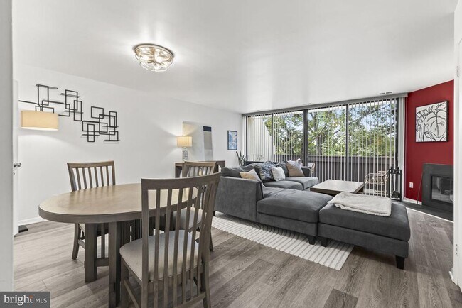 Foto del edificio - 2216 S Quincy St