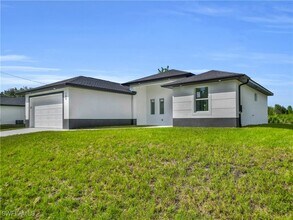 Building Photo - 100 W 11th St