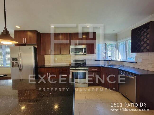 Building Photo - 1601 Patio Dr