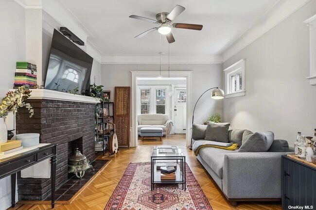 Foto del edificio - 3316 Farragut Rd