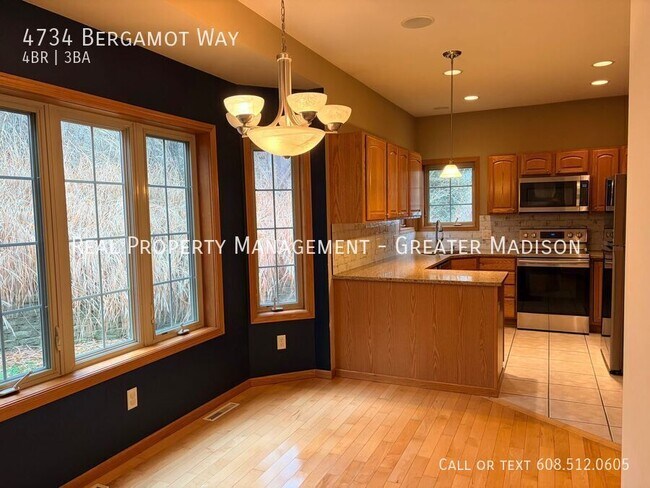 Foto del edificio - 4734 Bergamot Way