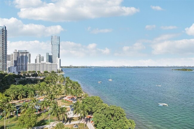 Foto del edificio - 1750 N Bayshore Dr