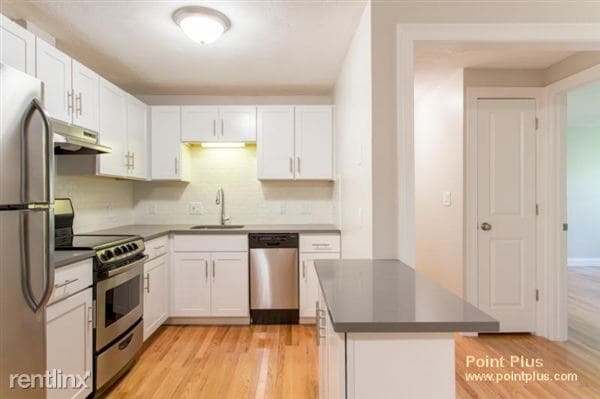 Building Photo - 61 Moraine St