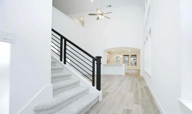 Building Photo - Charming 4 beds 2.5 baths in Meadowlakes!