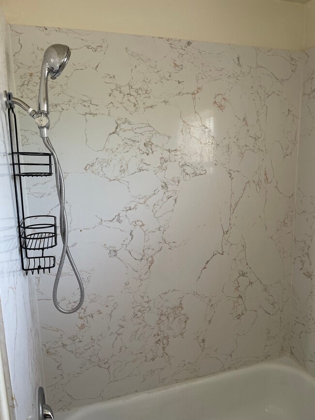 Building Photo - 1830 Salisbury Dr