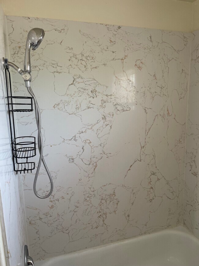 Foto del edificio - 1830 Salisbury Dr