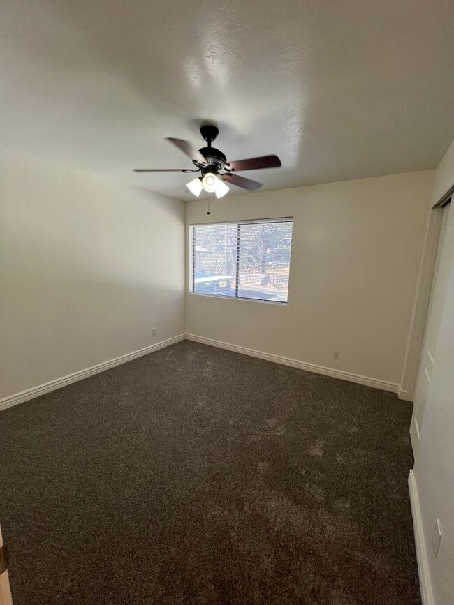 Foto del edificio - RENT REDUCED! Village at University Height...