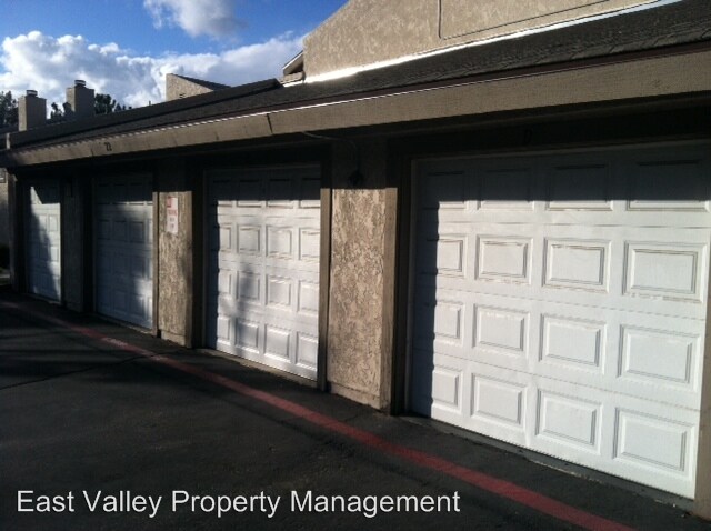 Building Photo - 1251 S Meadow Ln