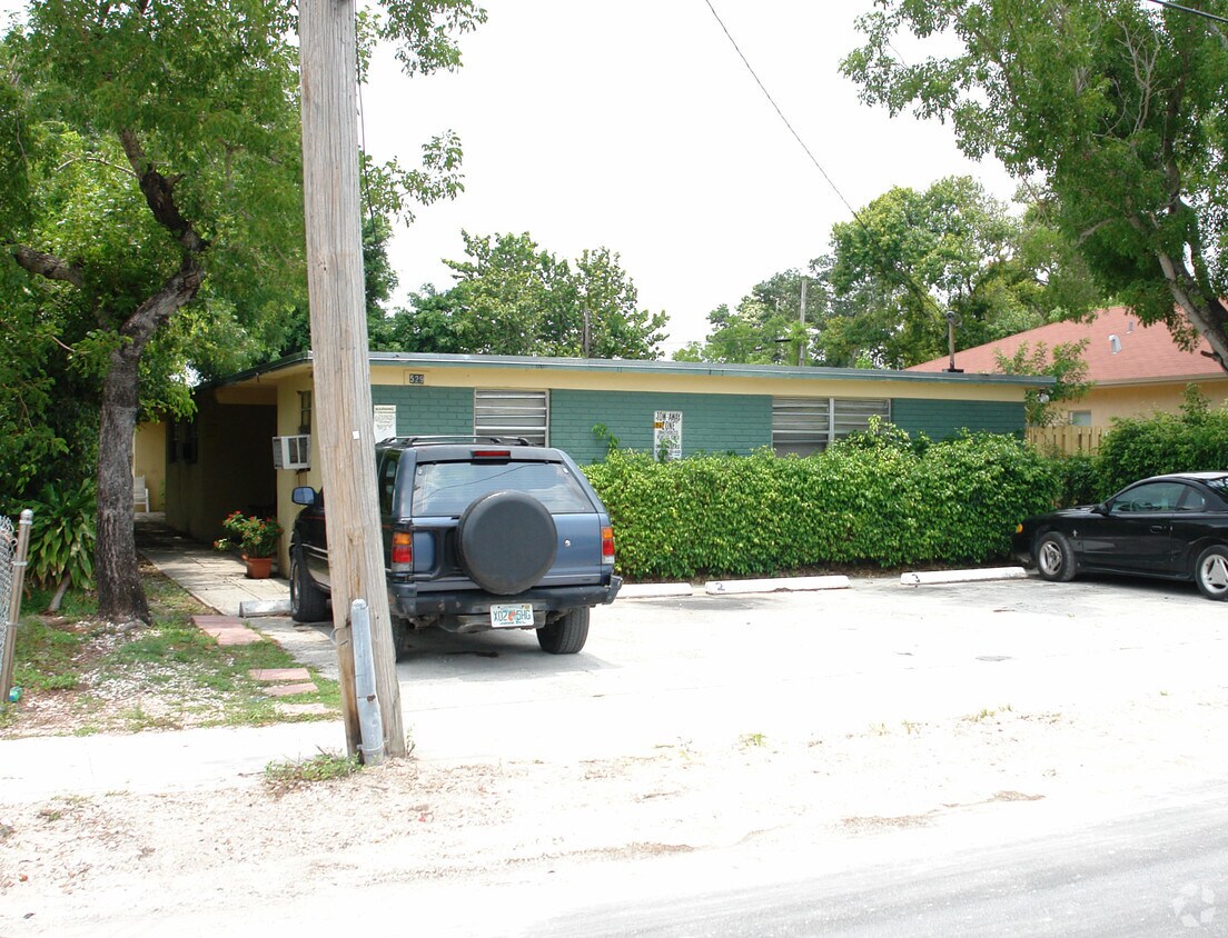 Building Photo - 529 NW 8th Ave