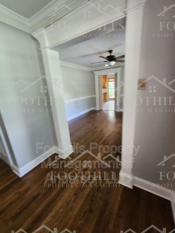 Building Photo - 300 Brittany Park
