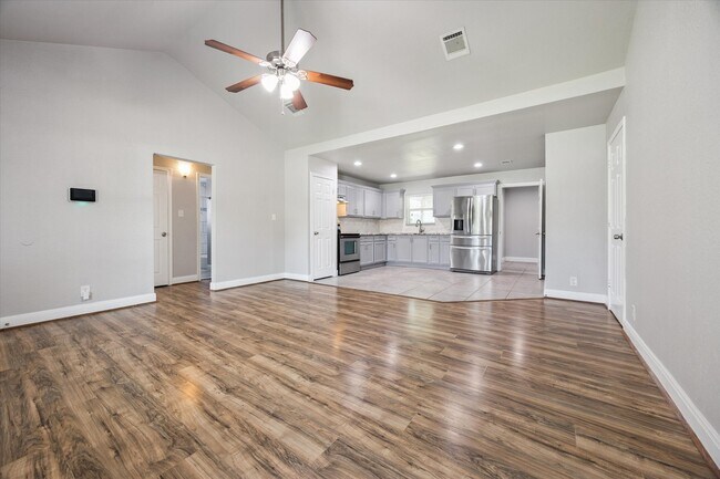 Foto del edificio - 5014 Yellowstone Blvd