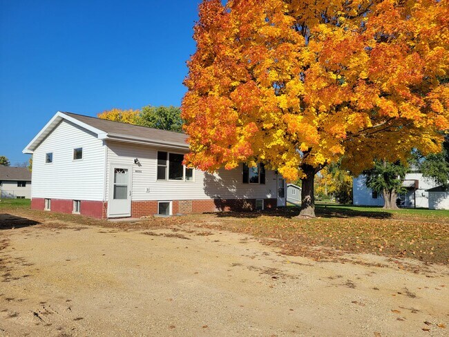 Building Photo - N8281 965th St