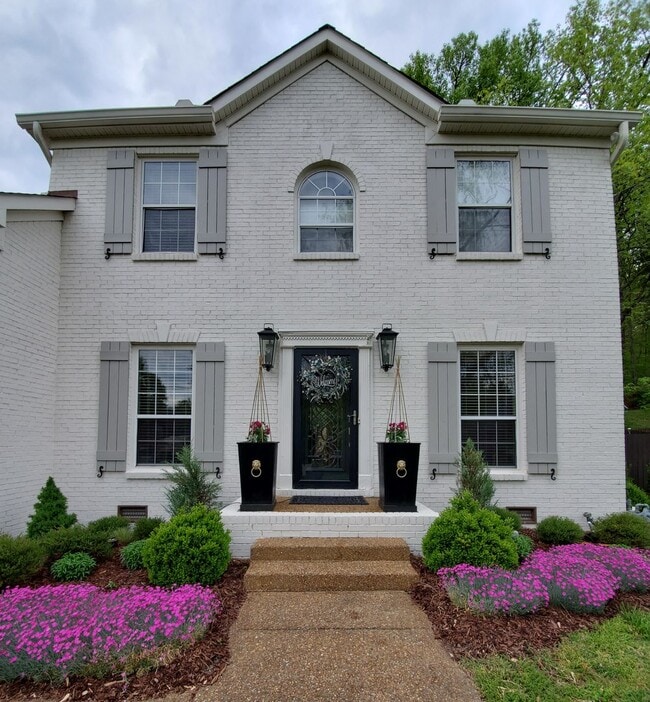 Photo - 300 Colfax Dr House