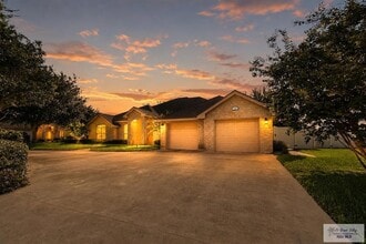 Building Photo - 109 Wild Olive