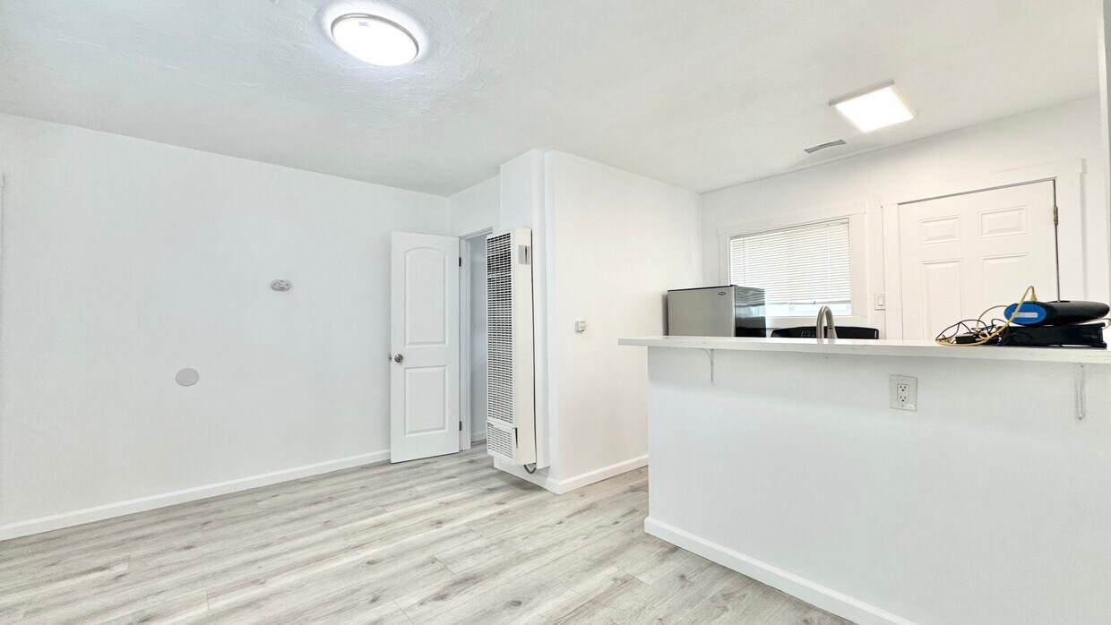 Foto principal - 536 W 48th St