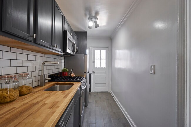 Building Photo - 1814 Benning Rd NE