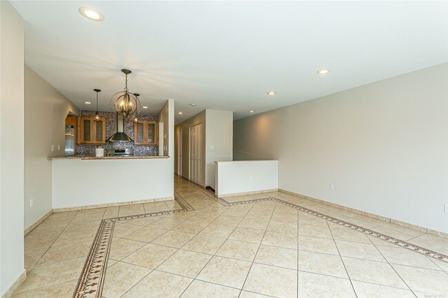 Building Photo - 242-32A Oak Park Dr