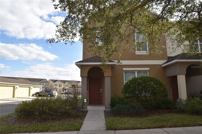 Building Photo - 12964 Emersondale Ave