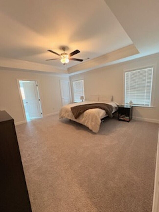 Foto del edificio - Available May!