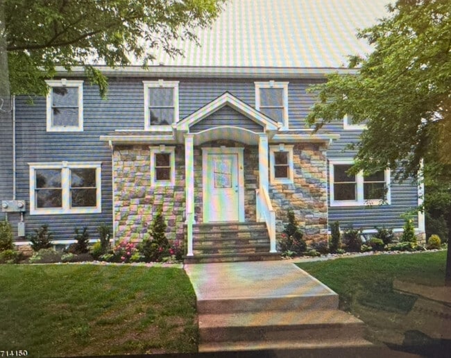 Building Photo - 4 Alma Ave