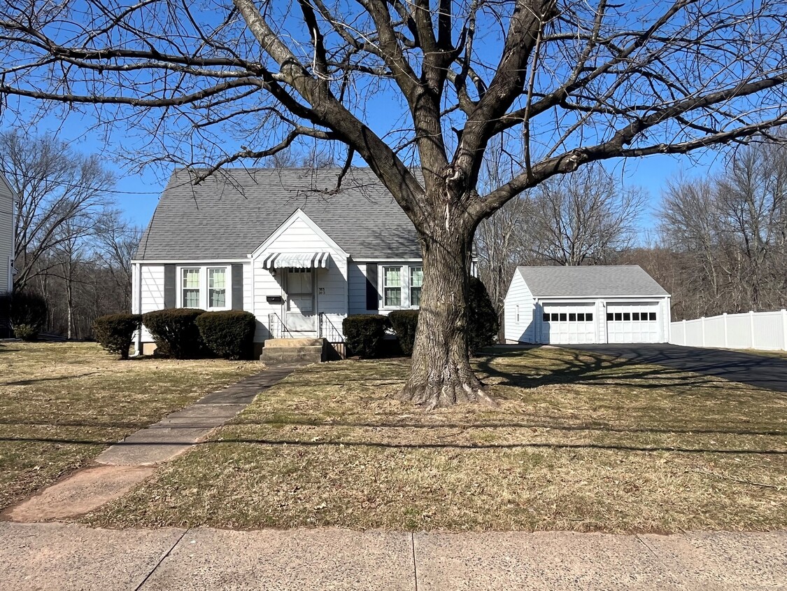 Foto principal - 383 Wells Rd