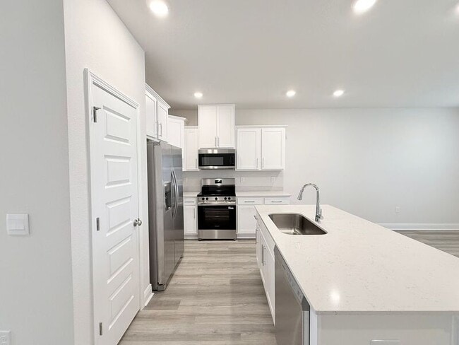 Building Photo - 2479 Cliff Hollow Cir