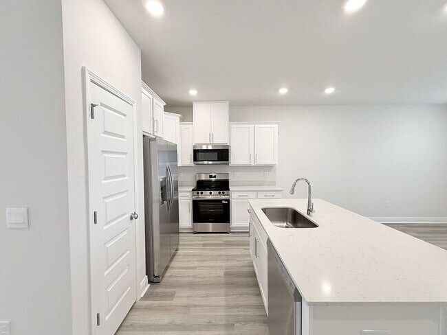 Foto del edificio - 2479 Cliff Hollow Cir