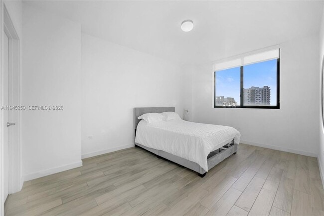 Foto del edificio - 999 SW 1st Ave
