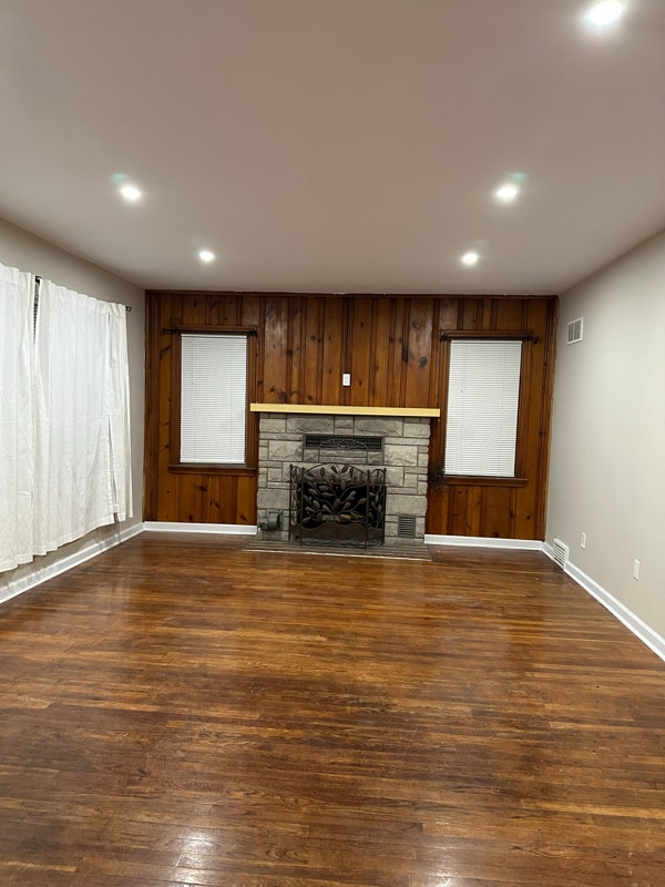 Building Photo - 83 S Lynhurst Dr