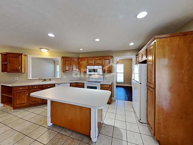 Building Photo - 305 Karlee Dr