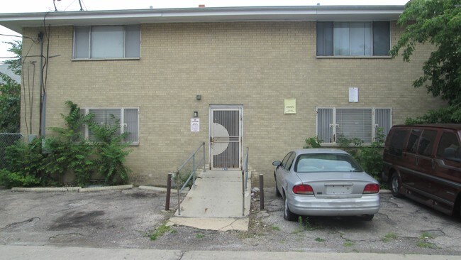 Volver - 4641 N 27th St
