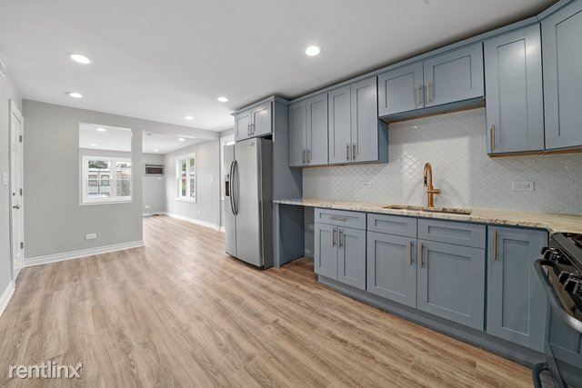 Building Photo - 3 br, 1 bath Condo - 3807 W Eddy St Unit 2