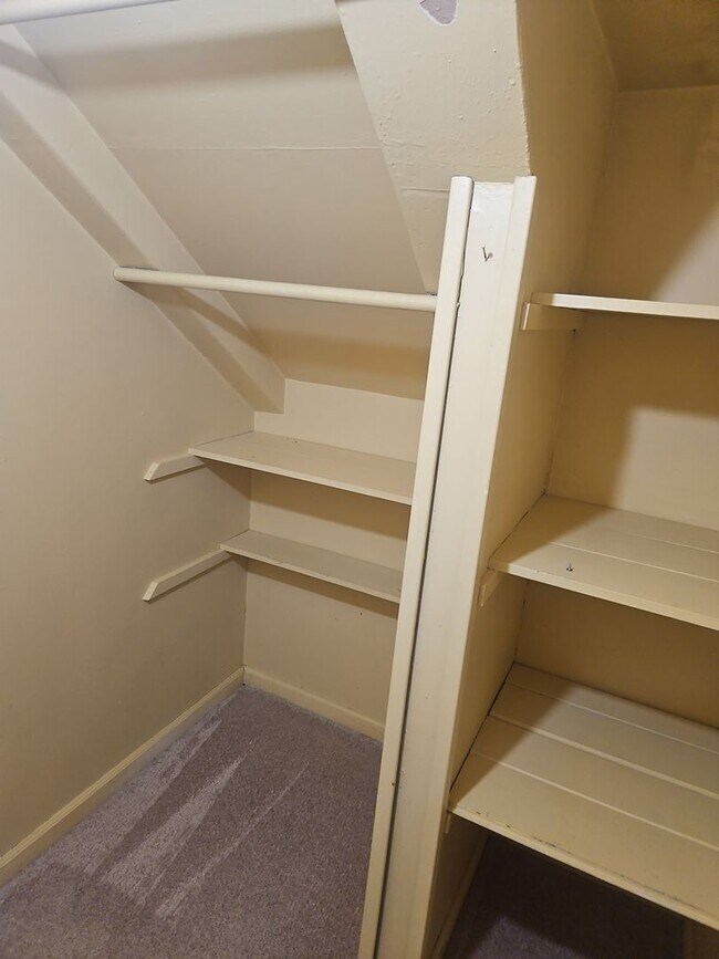 Foto del edificio - Charming Duplex w/Seprate Entrances, Close to all Amenites/Downtown