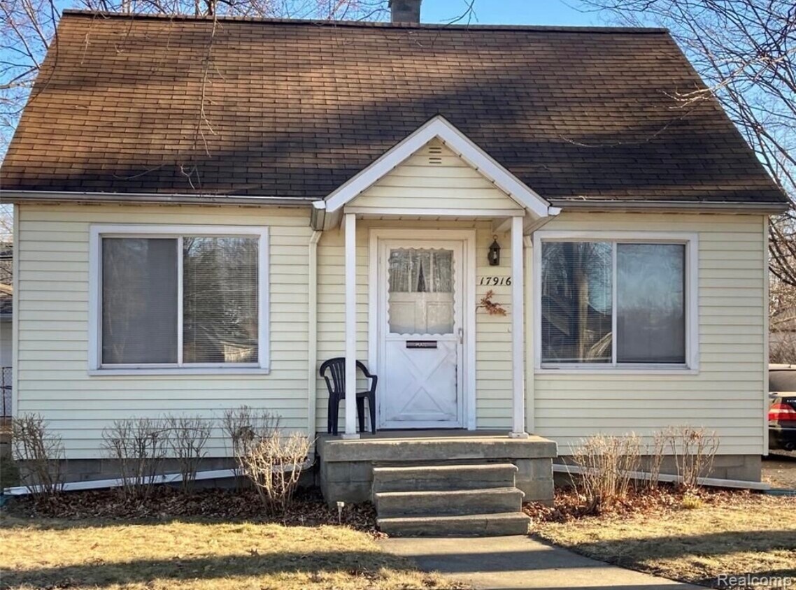 Primary Photo - 17916 Colgate St