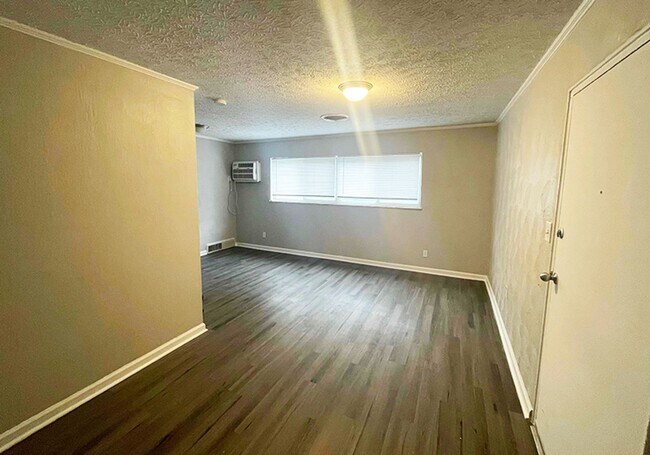 Foto del edificio - 563 Lowell Ave