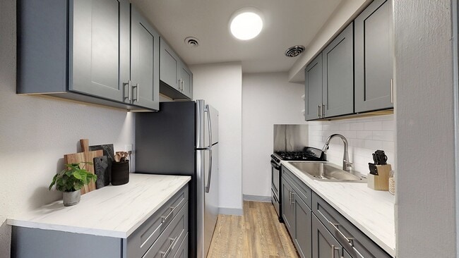 Building Photo - 800 Cherry