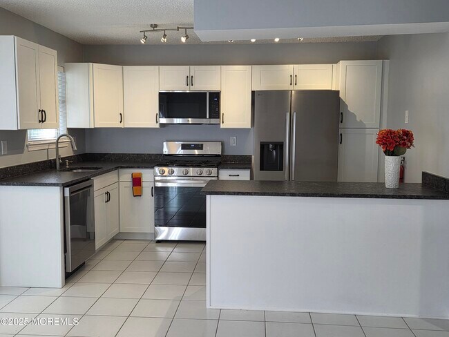 Foto del edificio - 248 Daffodil Dr