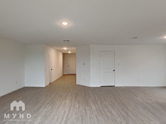Building Photo - 9007 Lunar Cove