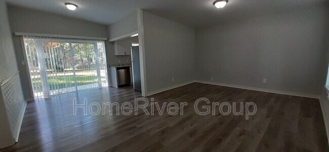 Building Photo - 6110 Perrine Dr