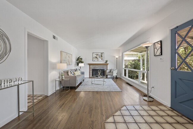 Foto del edificio - Desirable Redwood City Charm