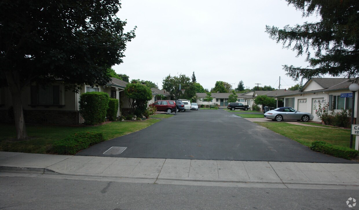 Primary Photo - 123-125 Carlyle Ct